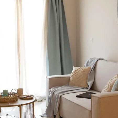شقة Stylish 2br With Balcony & Work Space