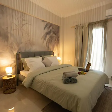 Stylish 2br With Balcony & Work Space テッサロニキ