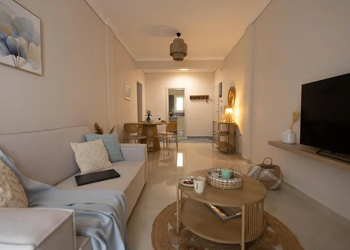 Stylish 2br With Balcony & Work Space *