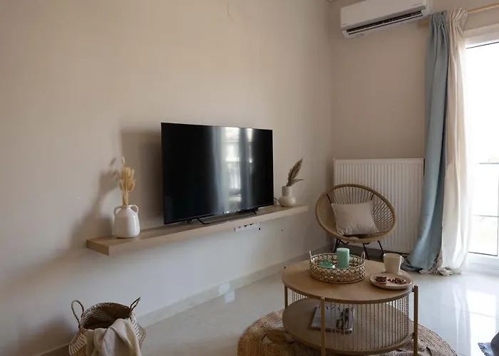 Stylish 2br With Balcony & Work Space *