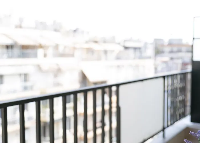 Stylish 2br With Balcony & Work Space *