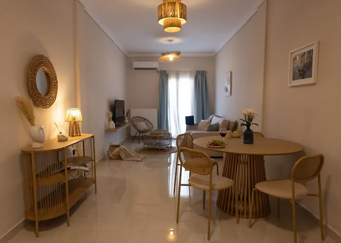 Stylish 2br With Balcony & Work Space * Thessaloniki