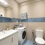 Stylish 2br With Balcony & Work Space * Thessaloniki