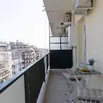 Apartment Stylish 2br With Balcony & Work Space *