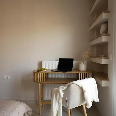 Stylish 2br With Balcony & Work Space Apartament Saloniki