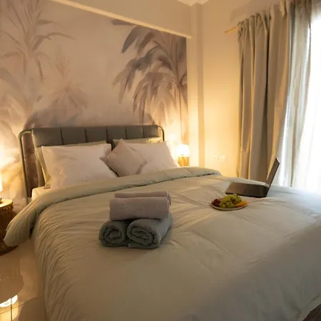 Stylish 2br With Balcony & Work Space Salonicco