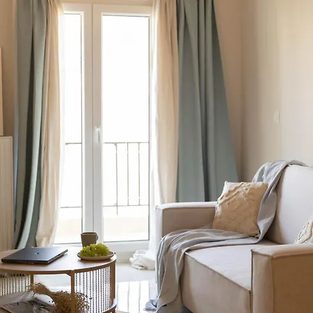 Apartment Stylish 2br With Balcony & Work Space *