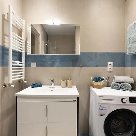 Appartamento Stylish 2br With Balcony & Work Space Salonicco