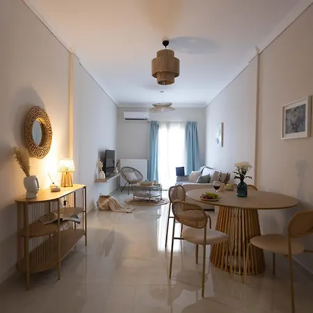 Stylish 2br With Balcony & Work Space * Salonicco