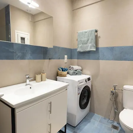 Stylish 2br With Balcony & Work Space