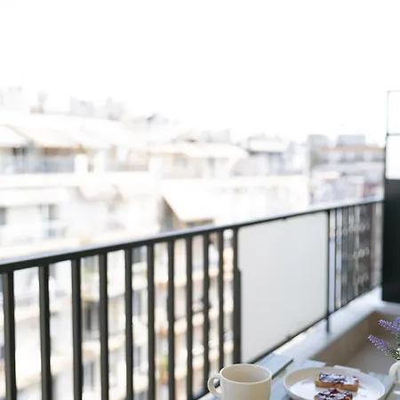 Stylish 2br With Balcony & Work Space *