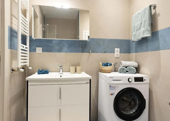 Stylish 2br With Balcony & Work Space Apartament