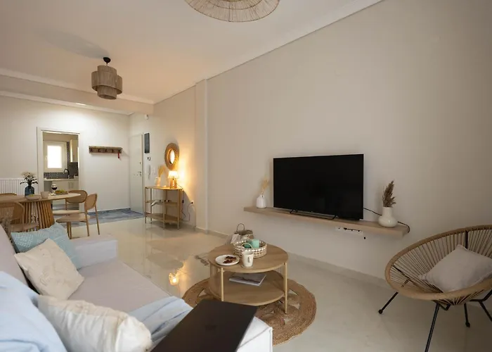Stylish 2br With Balcony & Work Space Apartament